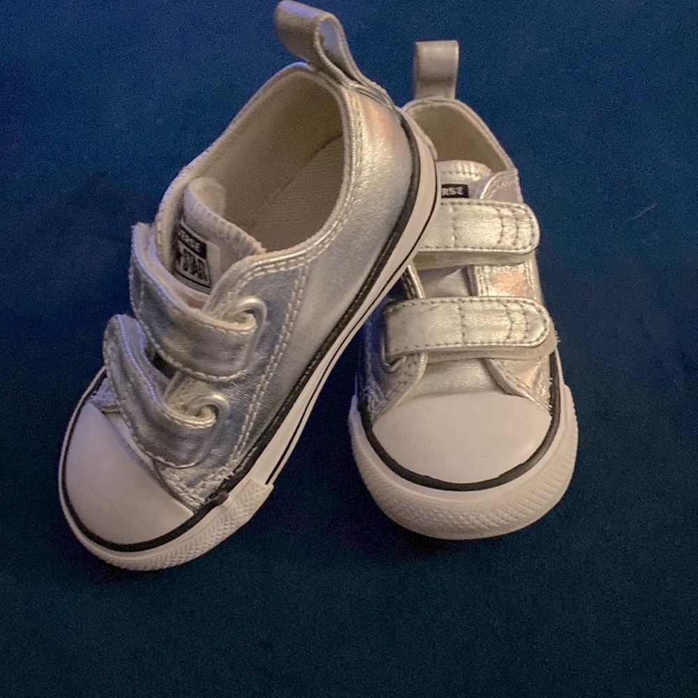 Converse All Star silver sneakers size6 💕